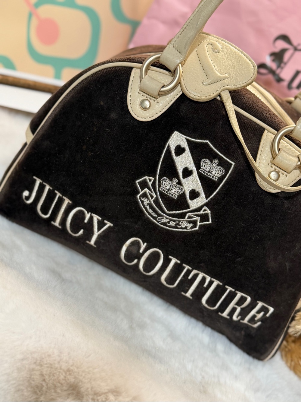 Juicy Couture - Picture 4 of 16